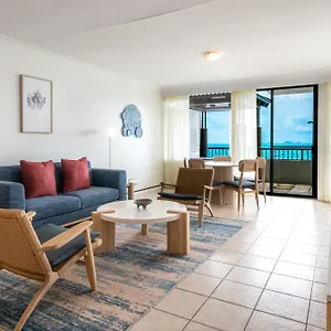 **** Resort At Water's Edge Australia